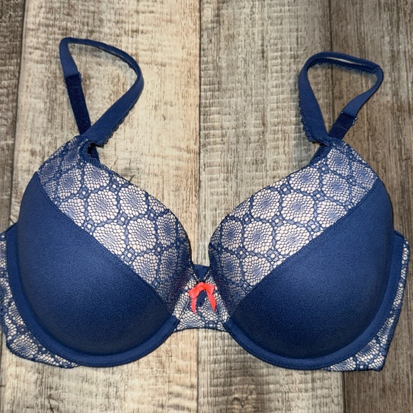 Victoria's Secret underwire/padded Bra-size 34DD - Picture 1 of 9